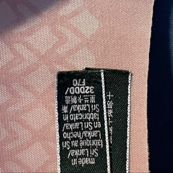 ✨Victoria’s Secret Lined Demi Bra - Pink Sparkle✨ - Picture 7 of 10